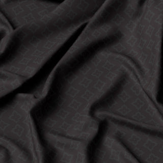 Essence Black image 2