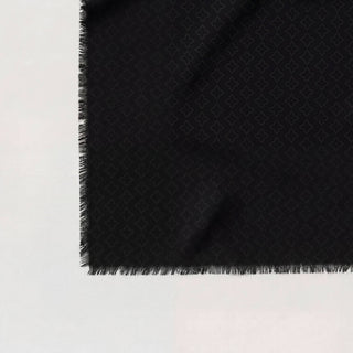 Essence Black